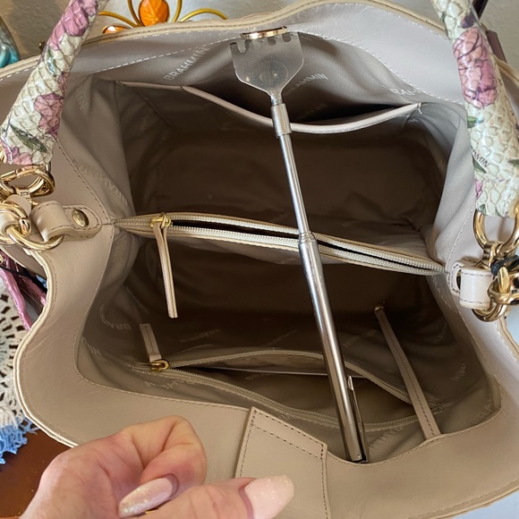 SOLD!!   Amelia in Ivory  Labyrinth + Pink Icing magnolia! - Picture 3 of 13